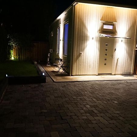 Fresh Happy Little House, 35 M2 In Taeby Estocolmo Exterior foto